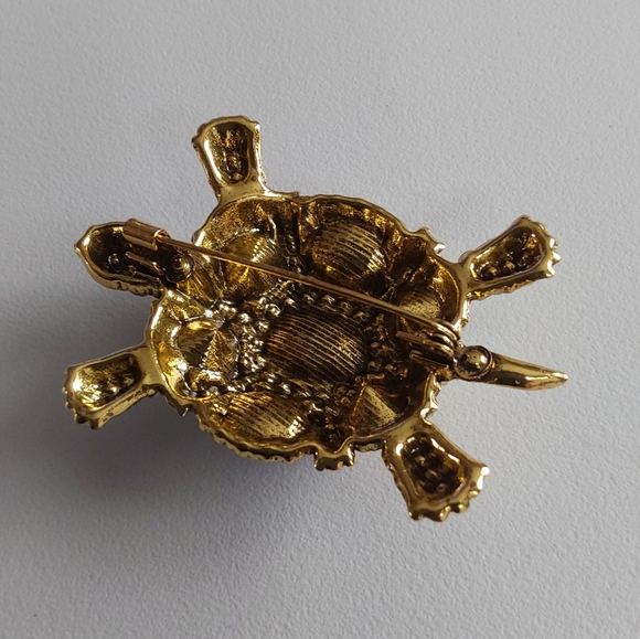 Elegant Gold Tone Turtle Brooch with Multicolor Gems - Picture 2 of 5